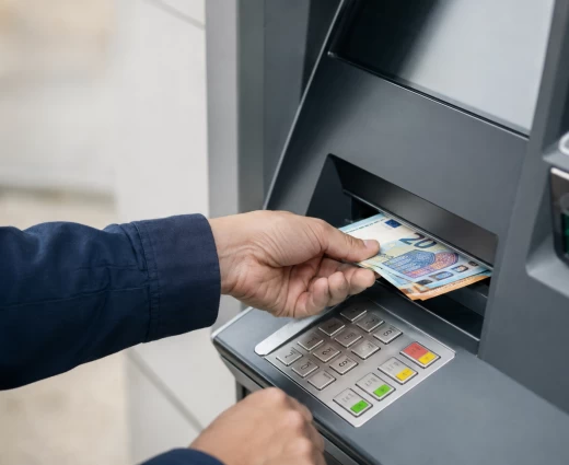 Πόσα «τραβούν» οι Κύπριοι από τα ΑΤΜ